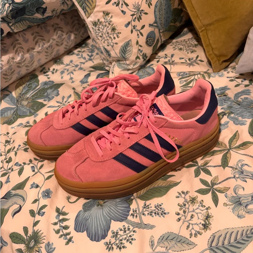 Adidas Women's Gazelle Pink and Navy Sneakers - Picture 9 of 9